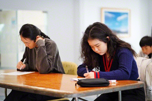 試験に挑むニュージーランドの友