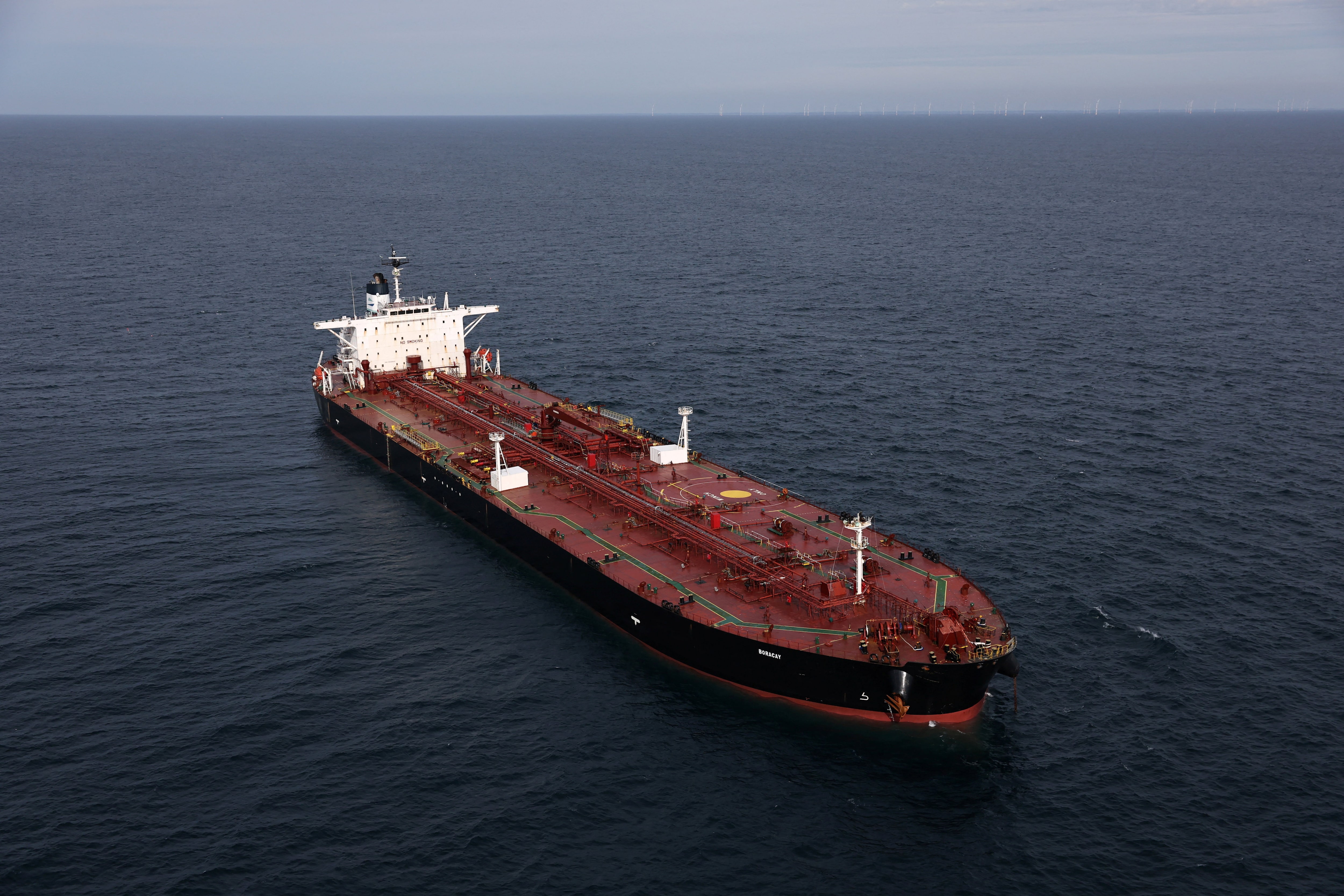 「影の船団」の拿捕、ロシアの資金源断つ欧州の新戦略=仏大統領