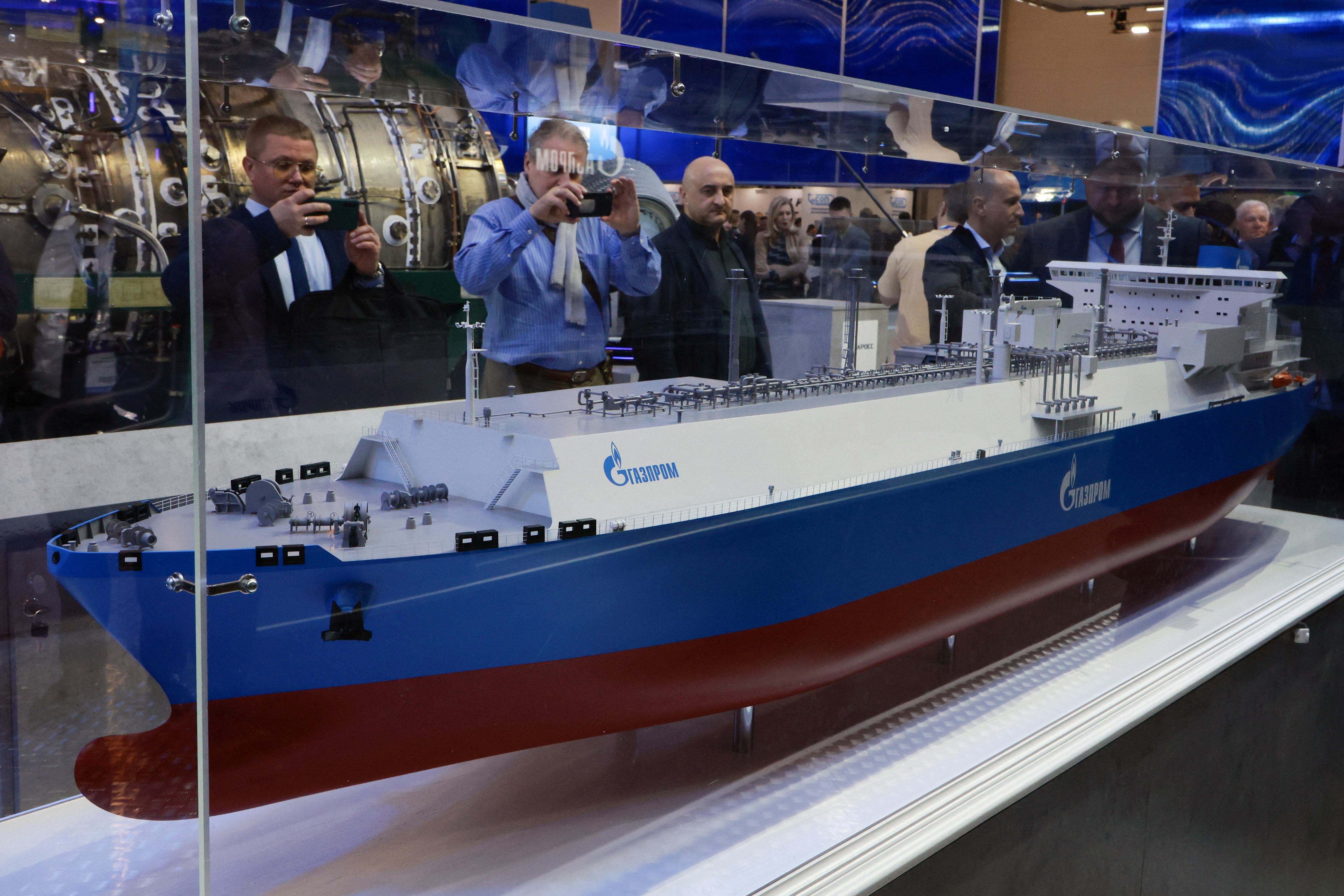 ＥＵ、対ロシア制裁第19弾を採択　銀行や中国製油所など対象