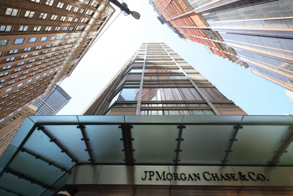 JPモルガン、エプスタイン関連の「疑わしい」取引で10億ドルをトランプ政権に告発