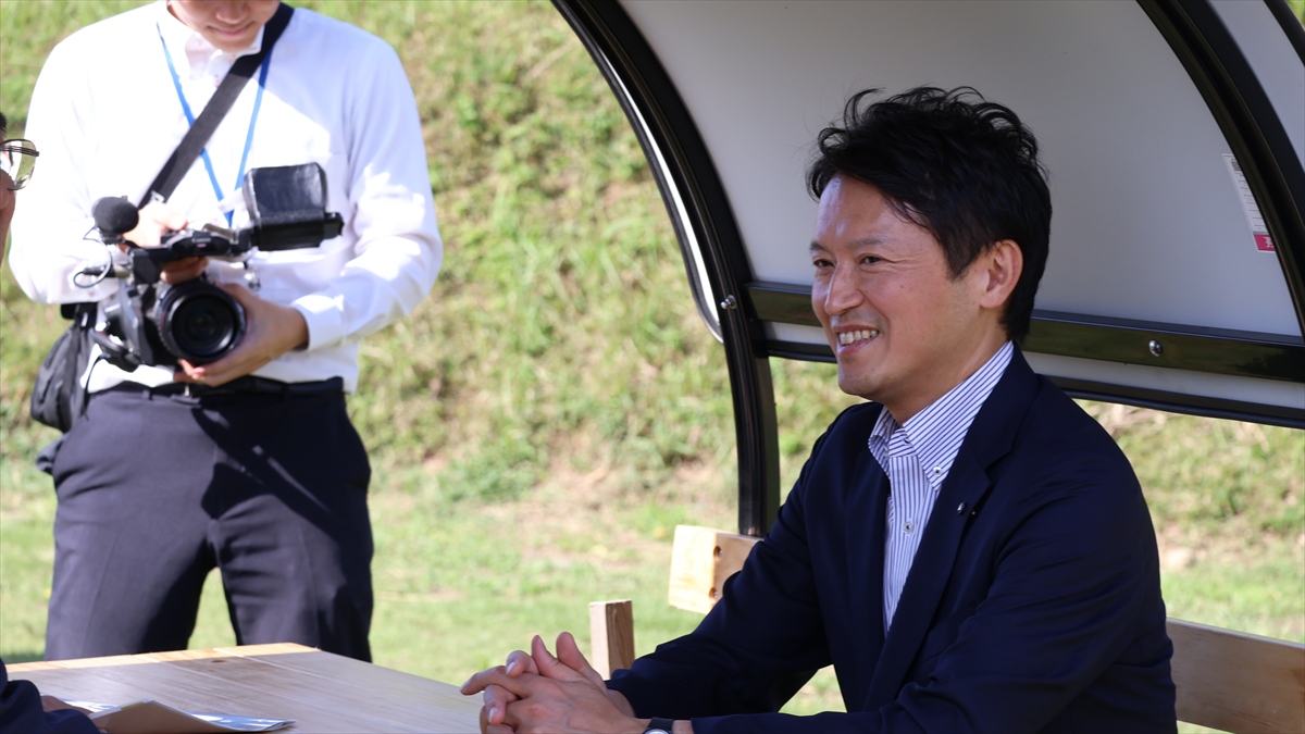 銀の馬車道150周年へ弾み、兵庫県・斎藤知事が福崎町を視察