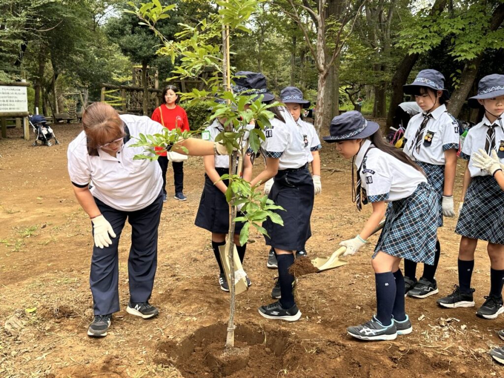 ガールスカウト千葉県第40団が記念植樹 ふなばしアンデルセン公園に創立50周年の節目に | みんなで船橋を盛り上げる船橋情報サイト「MyFunaねっと」