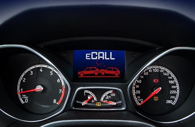 3G の無効化: 車は自動緊急通報 eCall を失います