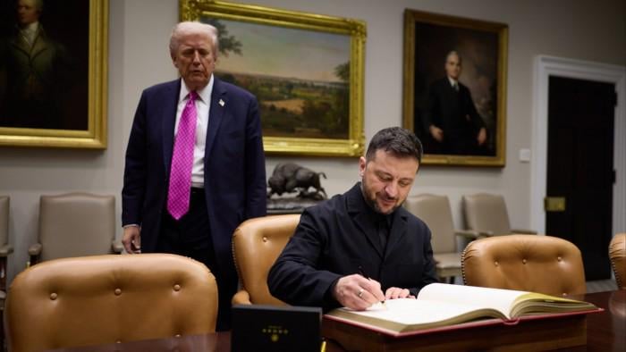 トランプ大統領、ゼレンスキー大統領にプーチン大統領の条件を受け入れるよう迫り、さもなければロシアに「破滅」させられる