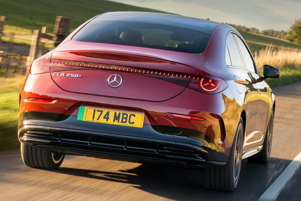 メルセデス・ベンツCLA 250+ ウィズEQテクノロジー AMGライン・エディション（英国仕様）