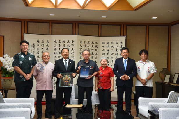 来年ブラジルで県人会１００年式典　デニー知事を招待