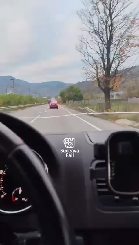 私たちはもううまくいかなくなり、路上でばらばらになってしまいます