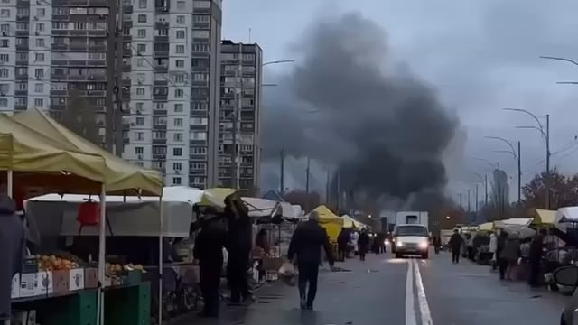 ロシアの侵略に直面したウクライナ人の不屈の姿勢は、人々がただ自分たちの人生を生き続けたいことを示している