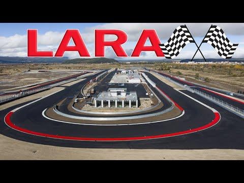 LARA レーシング サーキットは最後のストレートにあります 2025 年 10 月