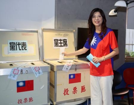 台湾、国民党トップに鄭麗文氏　対中融和、政権奪回目指す - 琉球新報デジタル