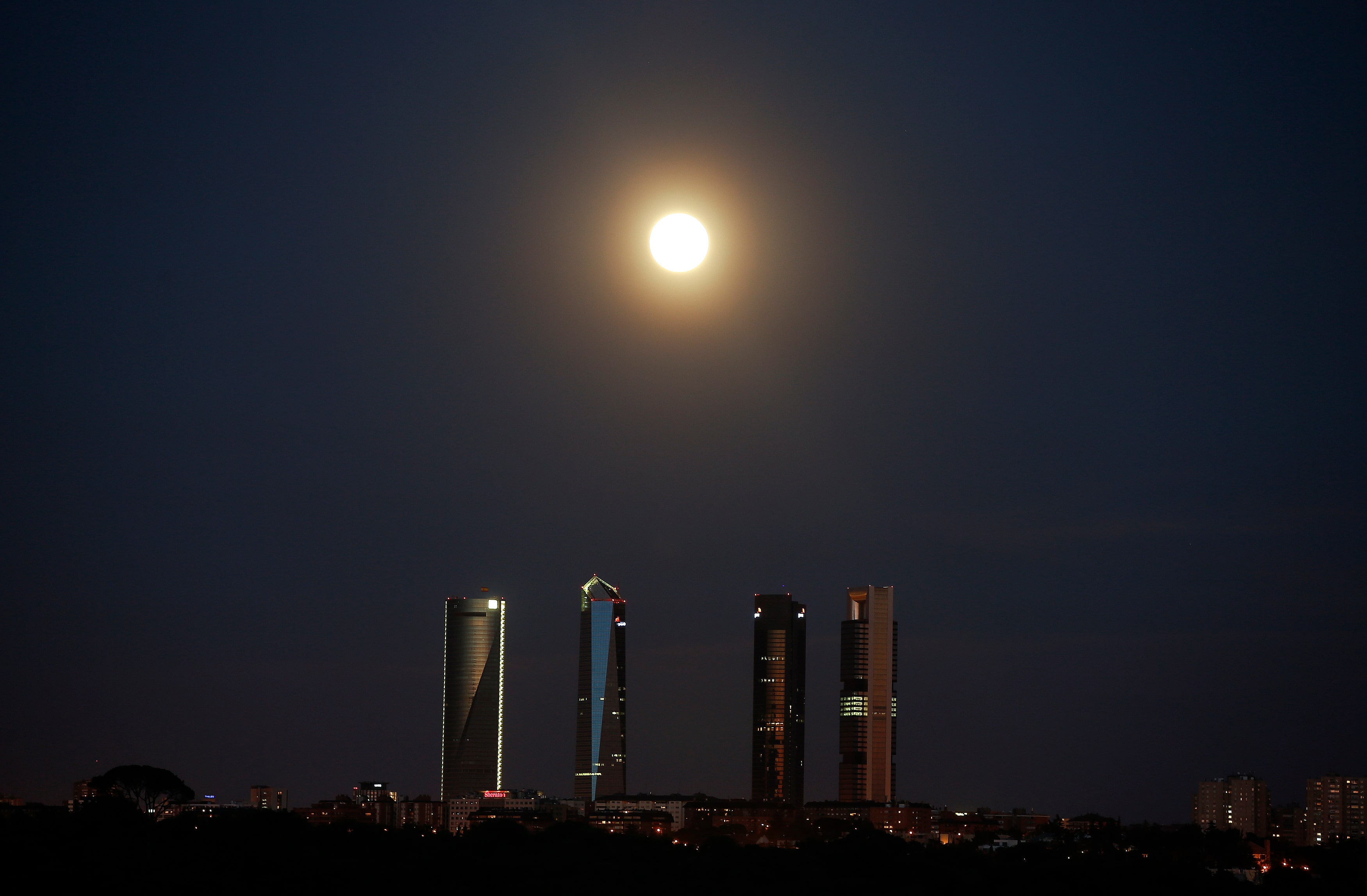 コラム:欧米に広がる金融再編、潮流に乗り遅れる邦銀=大槻奈那氏