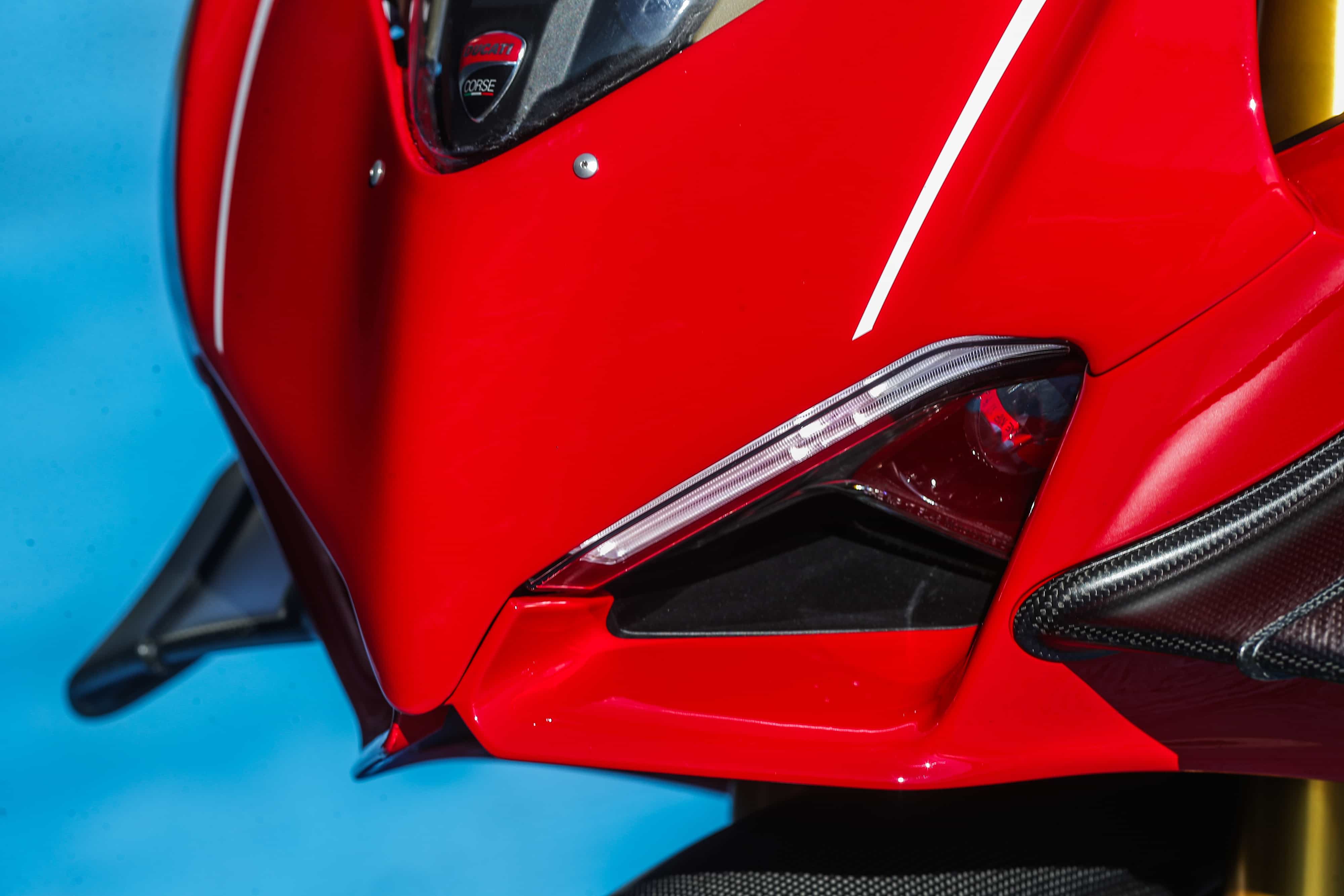 Panigale V4 R Static 30_UC69890_Mid