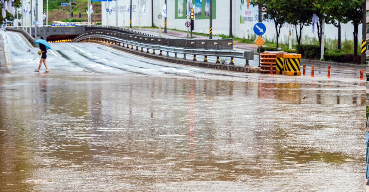 室内空気の質に関する注意喚起：スペイン・イビサ洪水