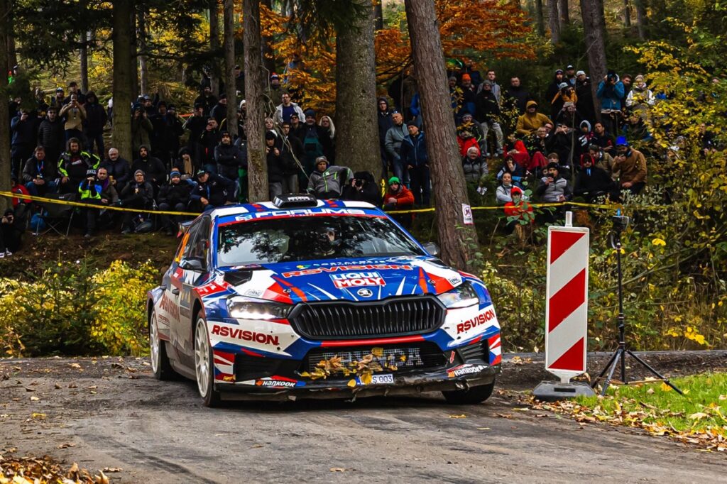 WRCセントラルヨーロッパ：WRC2部門はヤン・チェルニーが母国で感無量の初優勝 – RALLYPLUS.NET ラリープラス