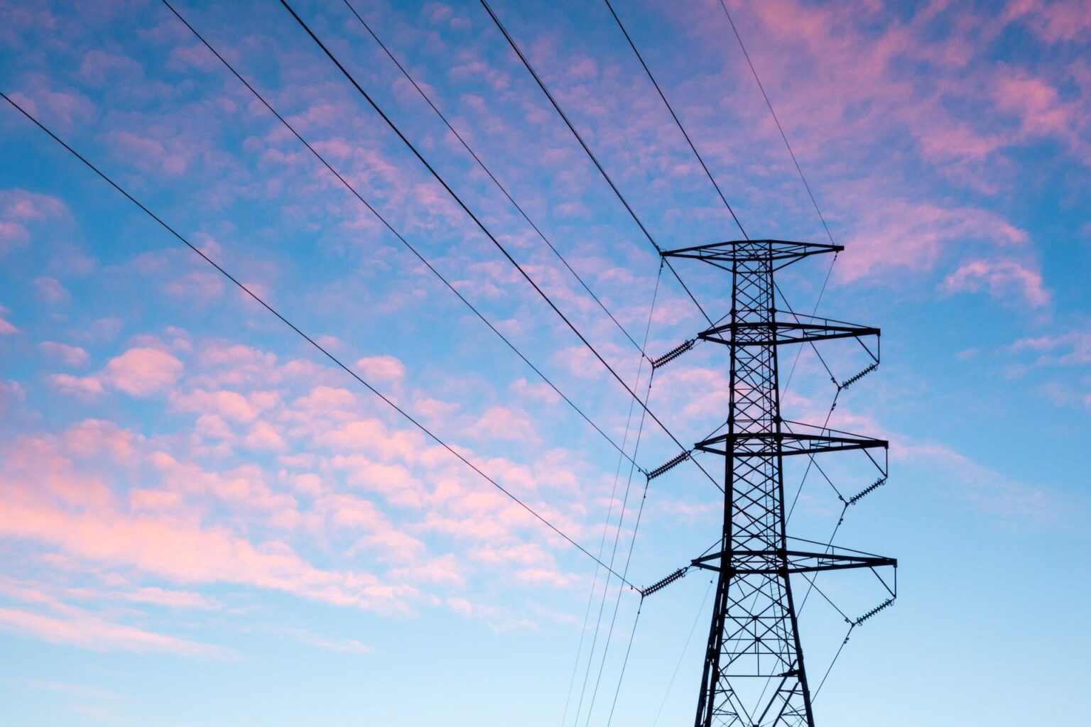 スペインの電力網、新たな停電のリスクを警告