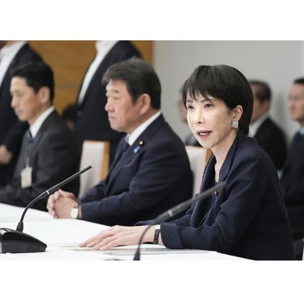 この国はどこに向うのか…高市新首相を熱狂支持する世論の怖さ