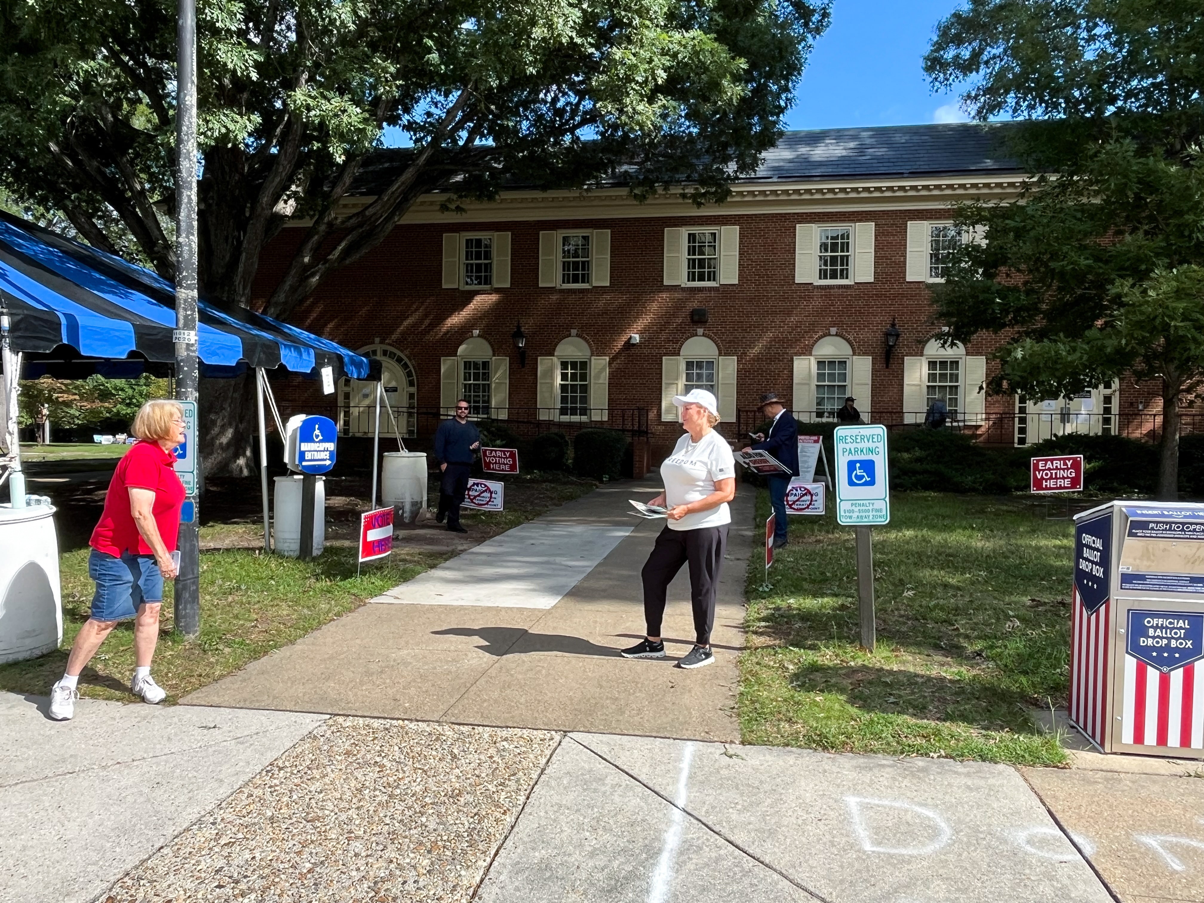 アングル：米政府機関閉鎖、長期化すれば両党ともにダメージも　地域経済に影響波及