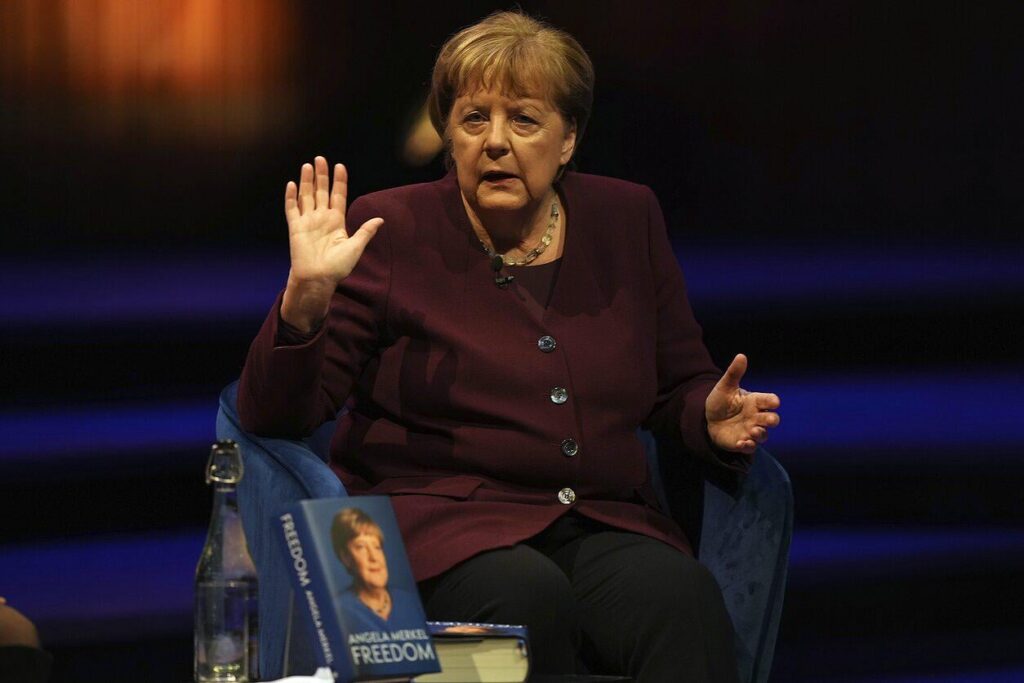 クリミア占領前、メルケル首相はドイツの国防部門にモスクワと協力するよう圧力をかけた
