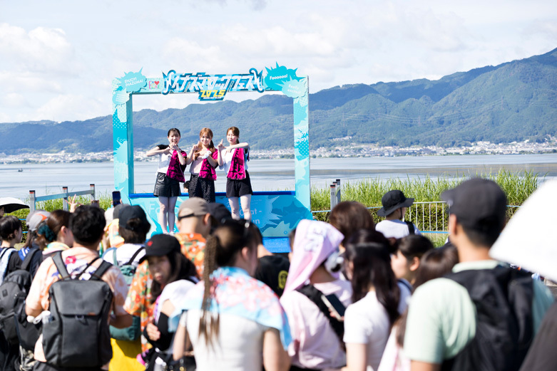 愛する滋賀の魅力を音楽で、エンタメで満喫！西川貴教主催『イナズマロック フェス』の精神は永遠にーーT.M.Revolution、FANTASTICS、IMP.、YUTA（NCT）、FRUITS ZIPPER、ニジガク、IS:SUEら響宴 | SPICE