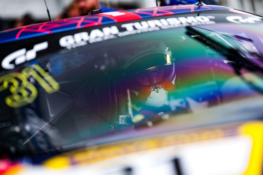 真の“レーサー”であることを証明しつづけるフェルスタッペン/スペイン人ライターのF1コラム | コラム, ニュース | autosport web マックス・フェルスタッペン、ニュルブルクリンク耐久シリーズでGT3レースデビュー即優勝。F1イタリアGPから怒涛の3連勝