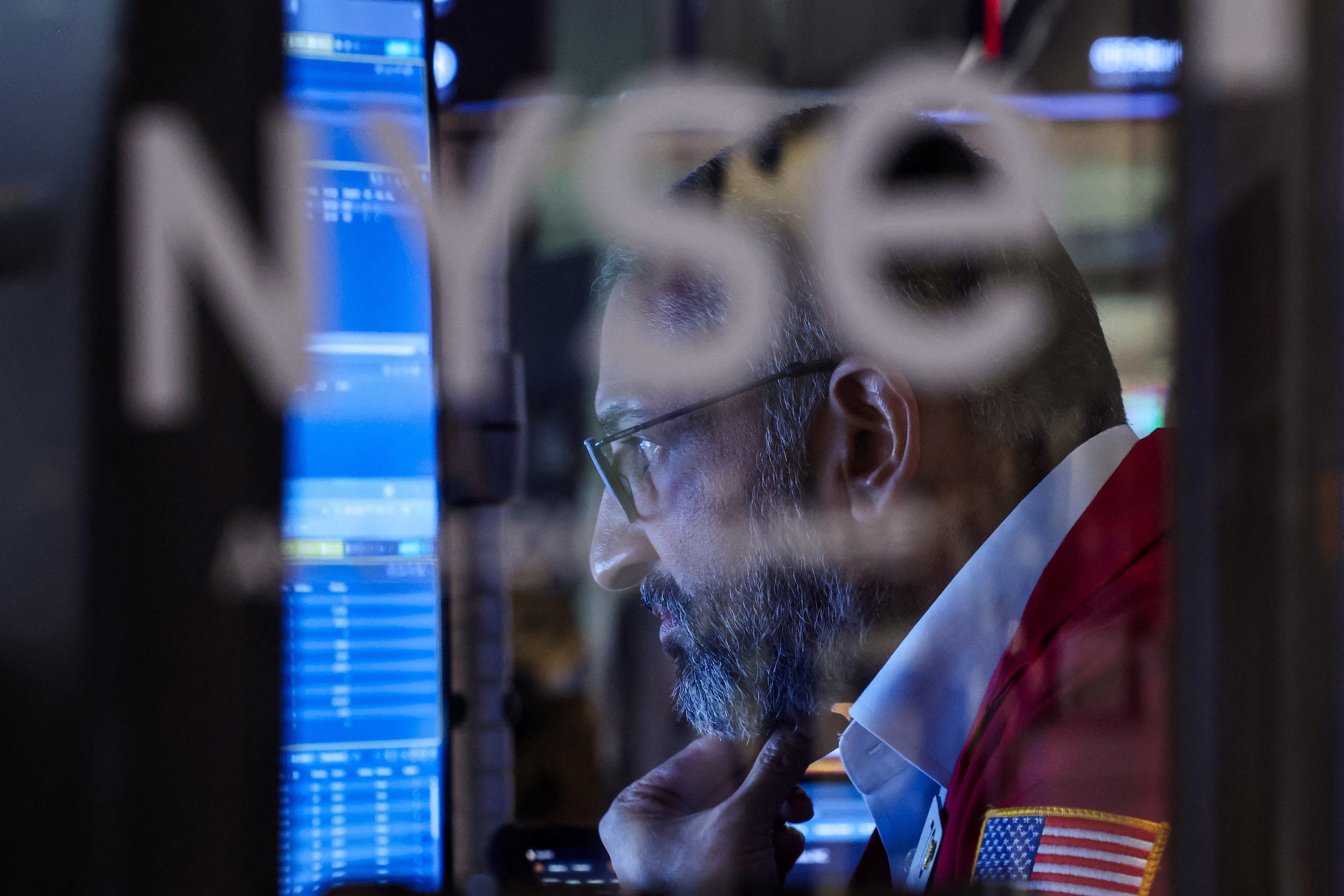 米国株式市場=下落、AI支出増でメタ・マイクロソフトが安い 金利懸念も