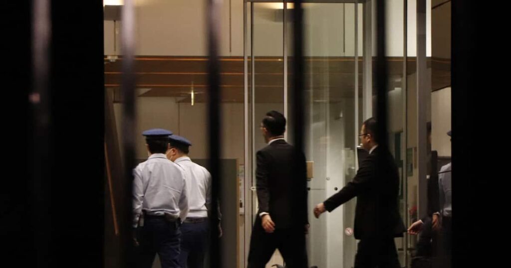 収賄容疑で元刑務官逮捕 山形刑務所を家宅捜索 受刑者に便宜、見返りに現金か