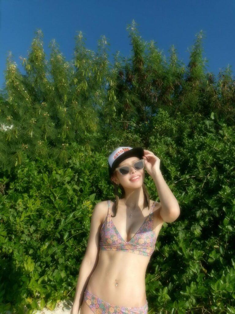 FRUITS ZIPPER・仲川瑠夏、宮古島で見せた水着ショットにファン大盛況！！ | 話題の投稿 | スポーツブル (スポブル)