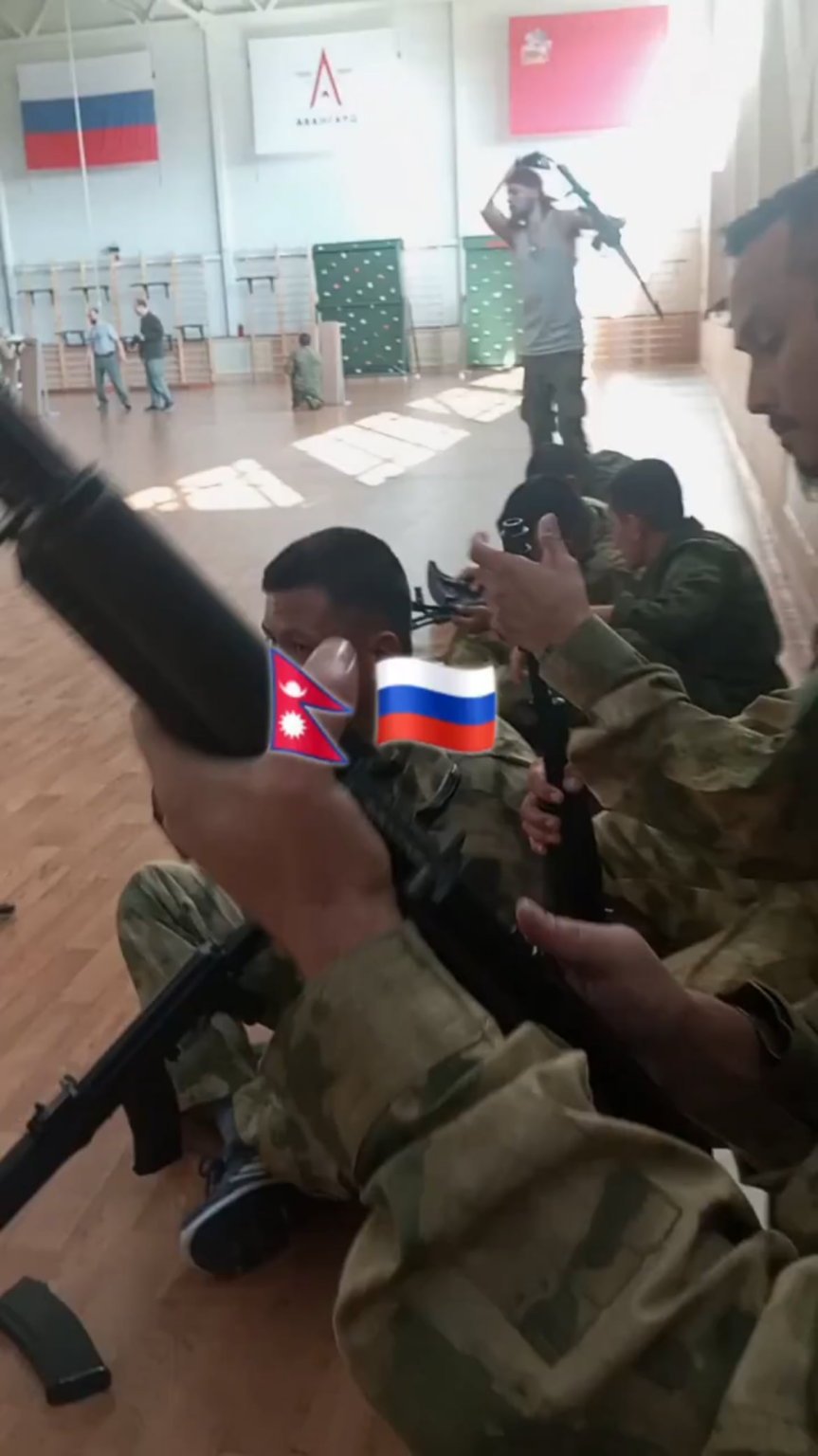 ロシアのメディアはネパール人を部隊に起用していることを誇らしげに「ネパールは特別軍事作戦にロシア人とともに参加している。我々の部隊は成長した。南アジア共和国からの志願兵はロシアの武器を使いこなし、戦闘任務の準備をしている」と語った。