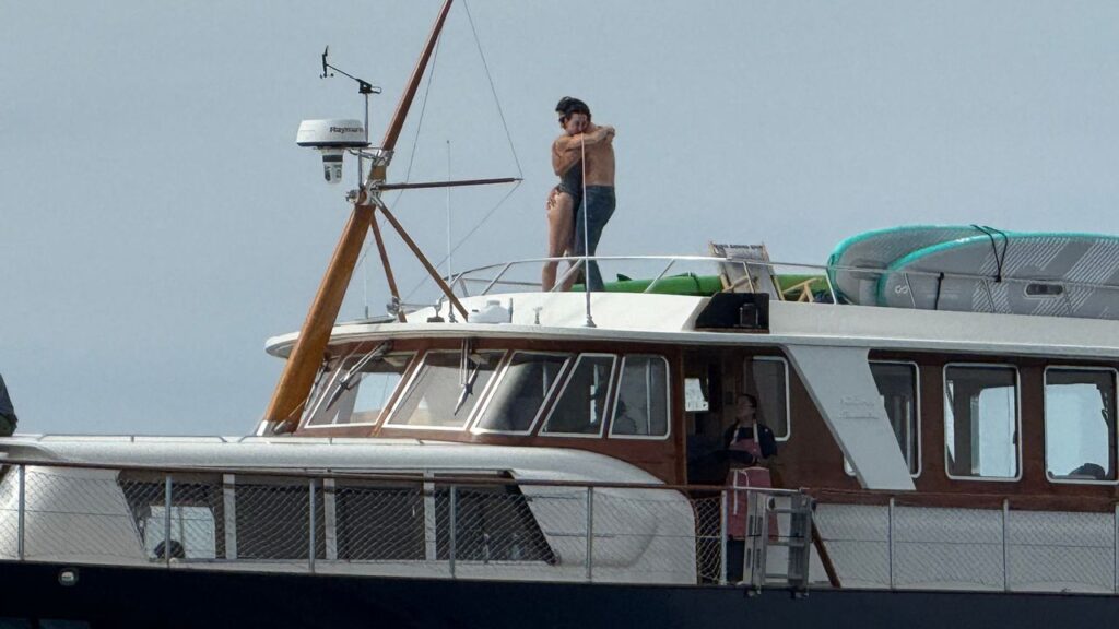 ケイティ・ペリー＆ジャスティン・トルドー元カナダ首相、ヨットでクルージング中にキス | Vogue Japan