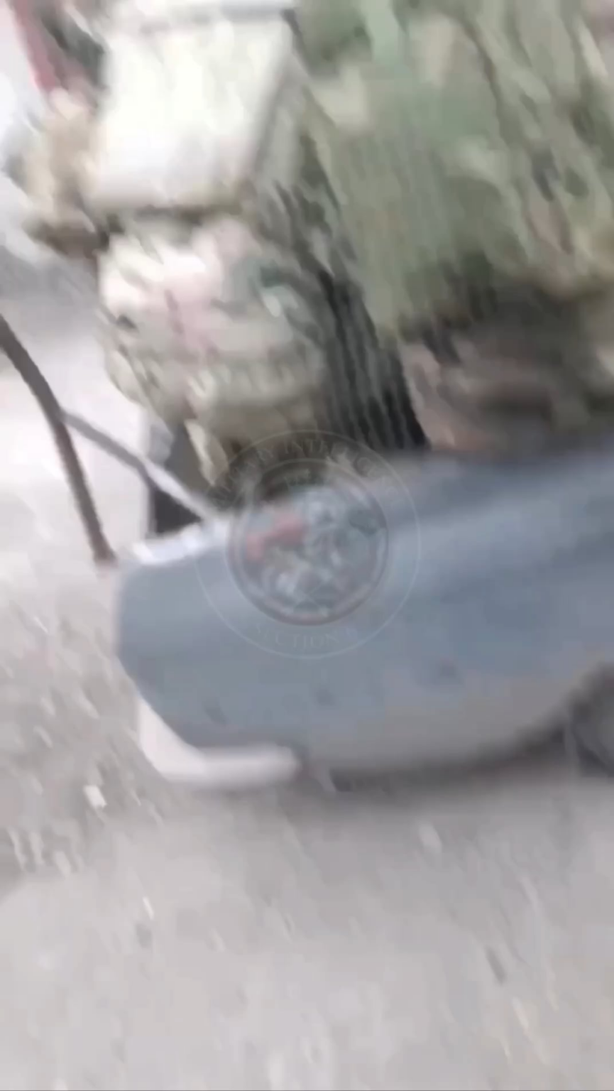 改造した民間軽車両で襲撃に向かうロシア占領者たち――栄光が宣伝された。現実はそんなものじゃない