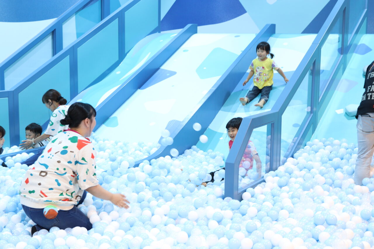 屋内型こどもの遊び場「ちきゅうのにわ」。画像提供:「関係者」様
