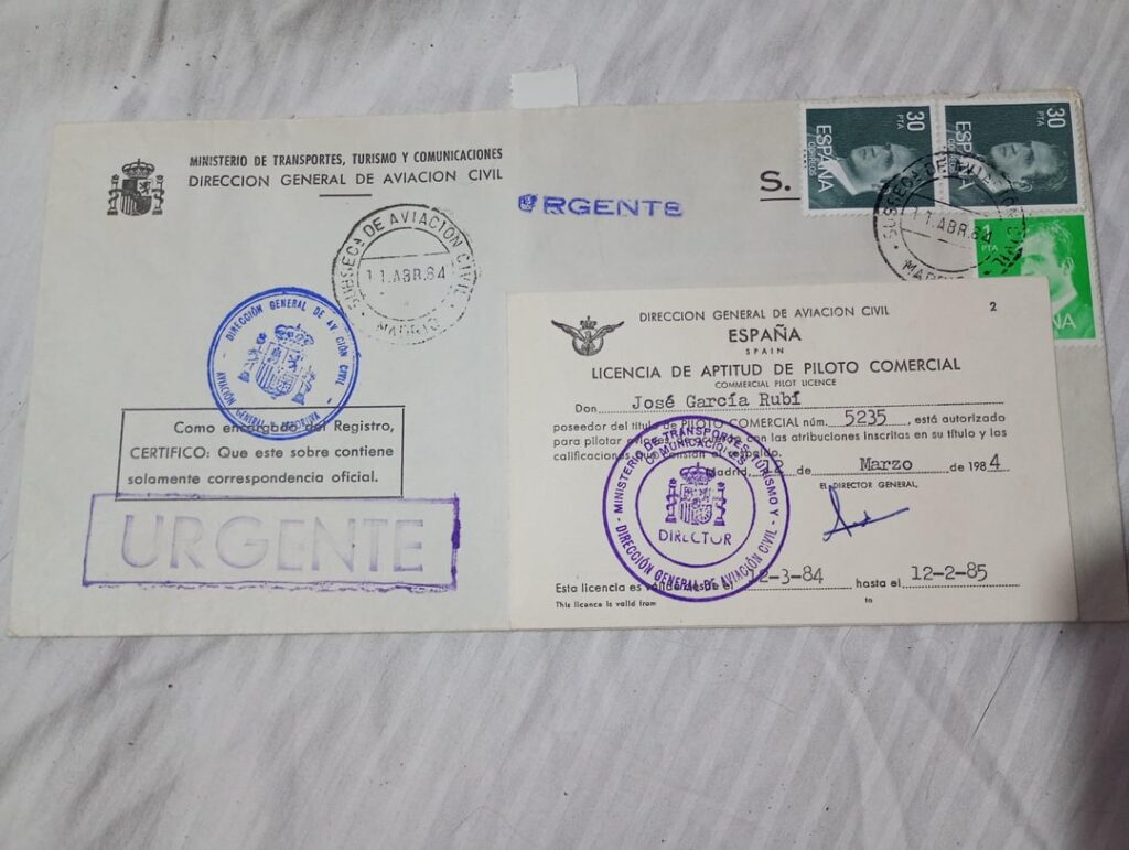 1984 年にスペインで発行された航空免許証