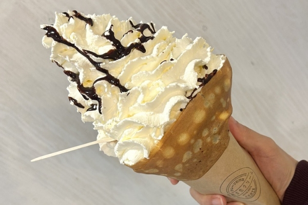 夢の山盛りクリーム！『究極の生クリームクレープ Cinq Minutes』名古屋初店舗が中村区・塩池町にオープン。 ｜ 名古屋情報通