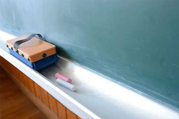 24年度の教員の精神疾患247人　最多の23年度より減少　沖縄