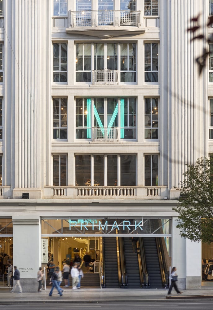 マドリードのグラン・ビアにあるプライマーク店舗のファサード