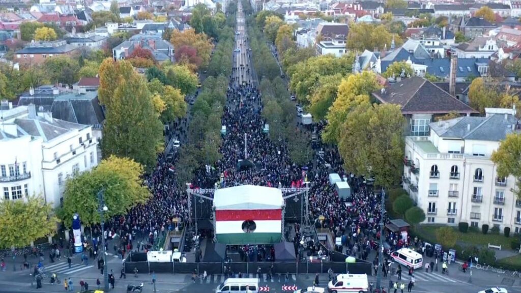22年と同じになると思われる方へ... 2021年10月23日 vs. 2025年10月23日