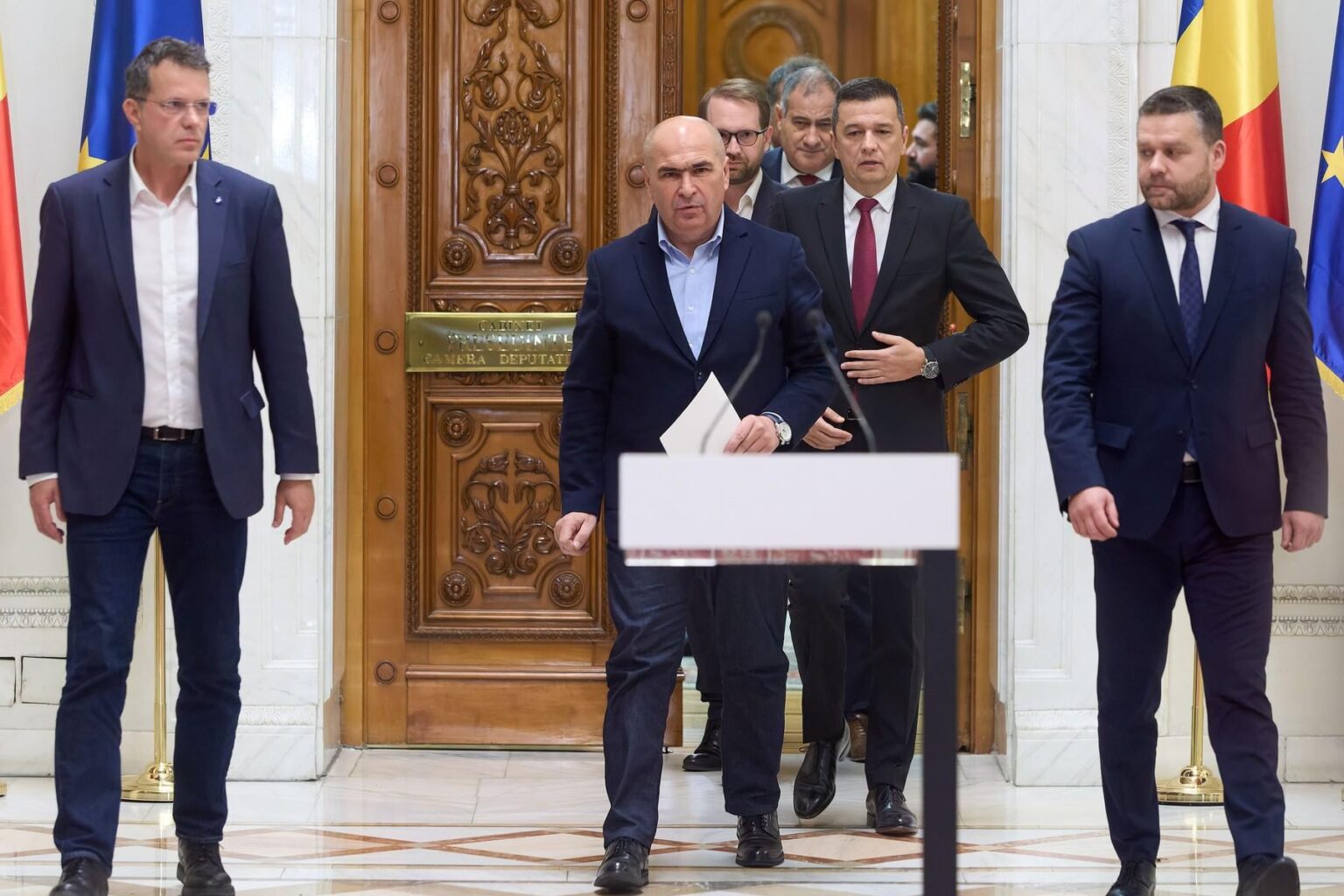 政府はブリュッセルから治安判事の年金に関するPNRRマイルストーンの延期を求めたが拒否された/連立政権の行き詰まり - HotNews.ro