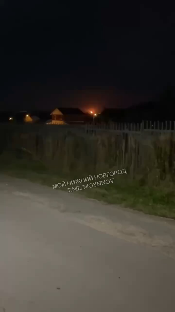 KSTOVOオイル製油所は、Lukoil-Nizhegorodnefteorgsintezとしても知られています。 Kstovo Oil Refineryは、年間17mlnトンの4番目に大きいロシア製油所です。最前線から〜800km。