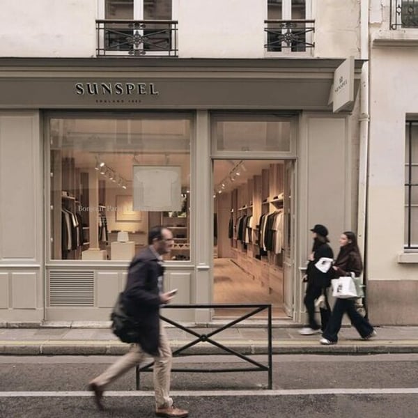 拡大を続ける英国の高級ポロシャツブランド、サンスペルがパリに常設店を出店 - FashionNetwork 日本
