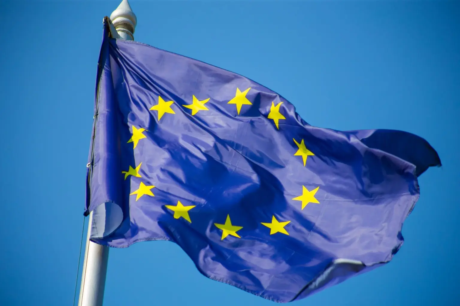 EU、ロシアのステーブルコイン・ネットワークを制裁対象に — 新たな包括的制裁を発表