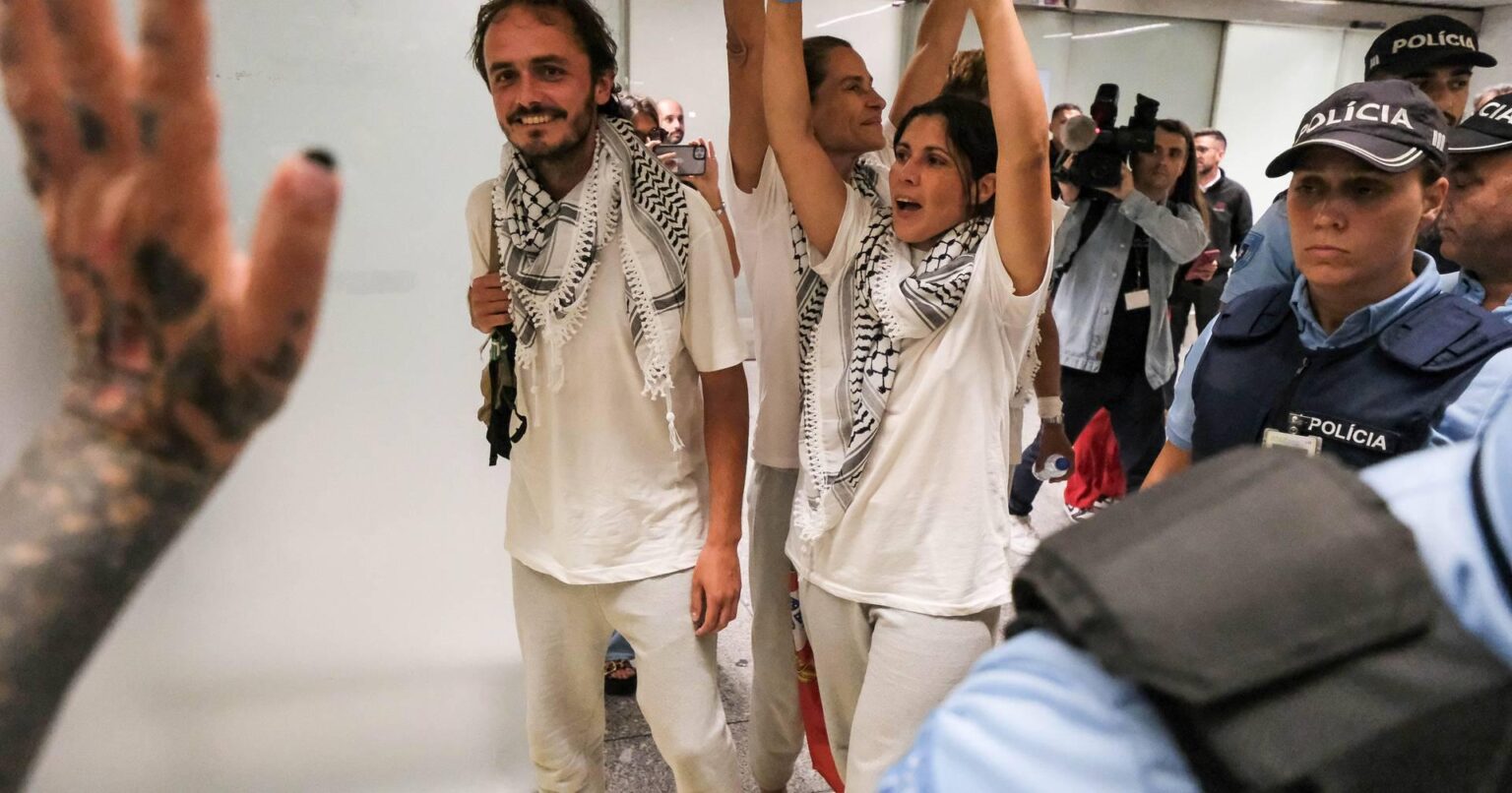 船団の活動家はポルトガルへの往復の旅費を支払わなければならない
