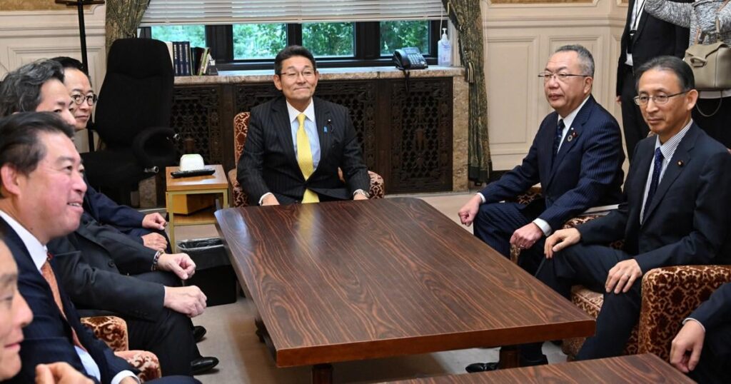 公明、野党国対会談に初参加 「一緒に頑張っていきましょう」― 立憲民主党と共産党の間の席に着席
