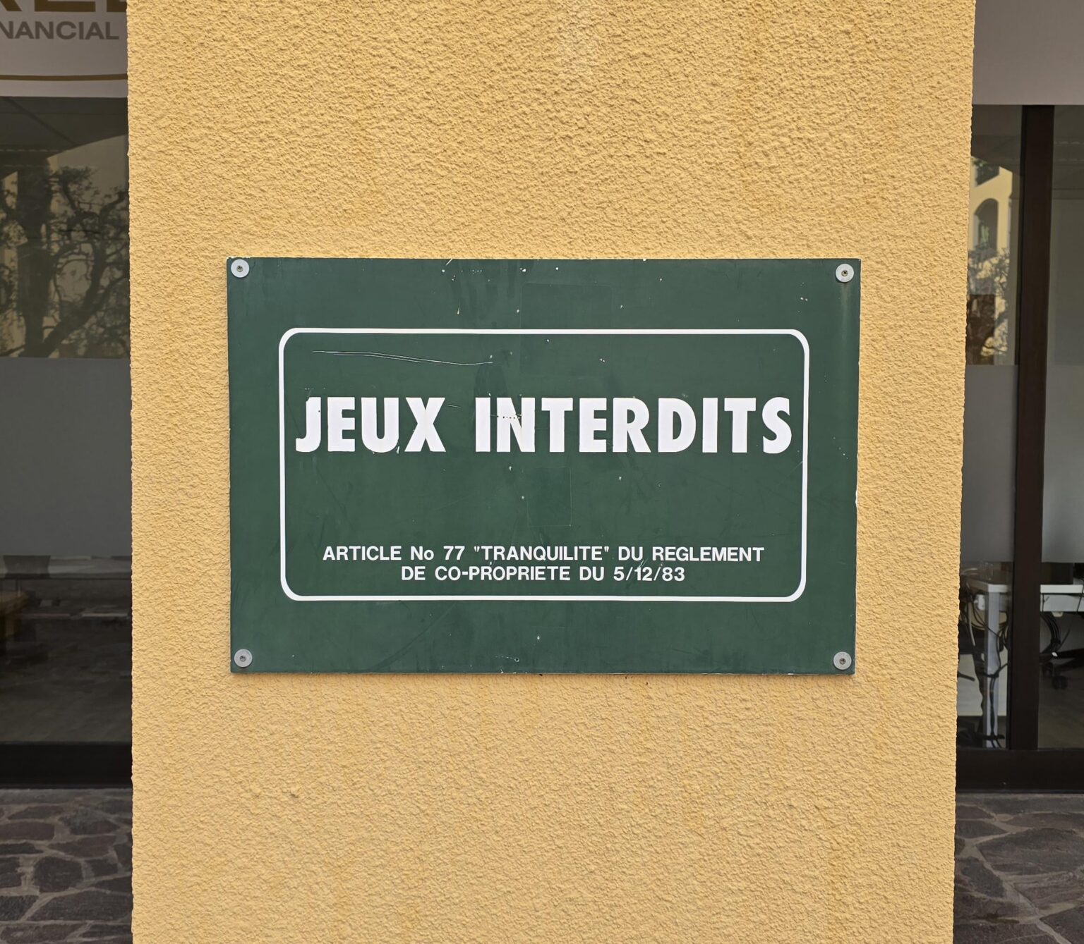 モナコでは遊びは禁止！