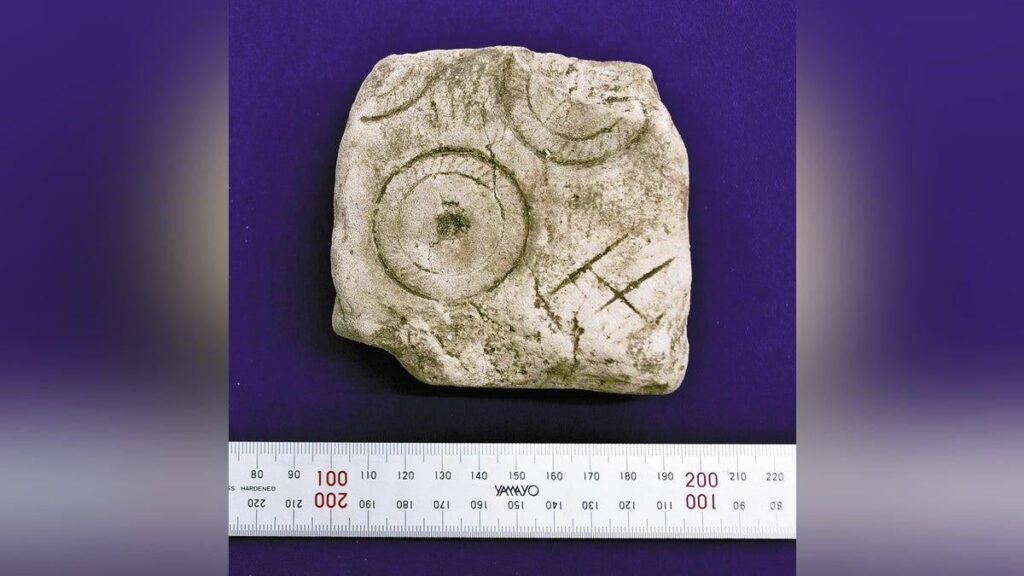 一度に３面の小型鏡を製作、量産用鋳型が出土…福岡・「奴国」王都の須玖遺跡群で全国初の確認