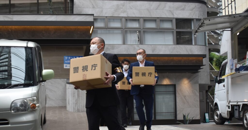 「退職代行」はどこから非弁行為か モームリ捜索で浮かぶ線引き – 日本経済新聞 「退職代行」はどこから非弁行為か モームリ捜索で浮かぶ線引き - 日本経済新聞