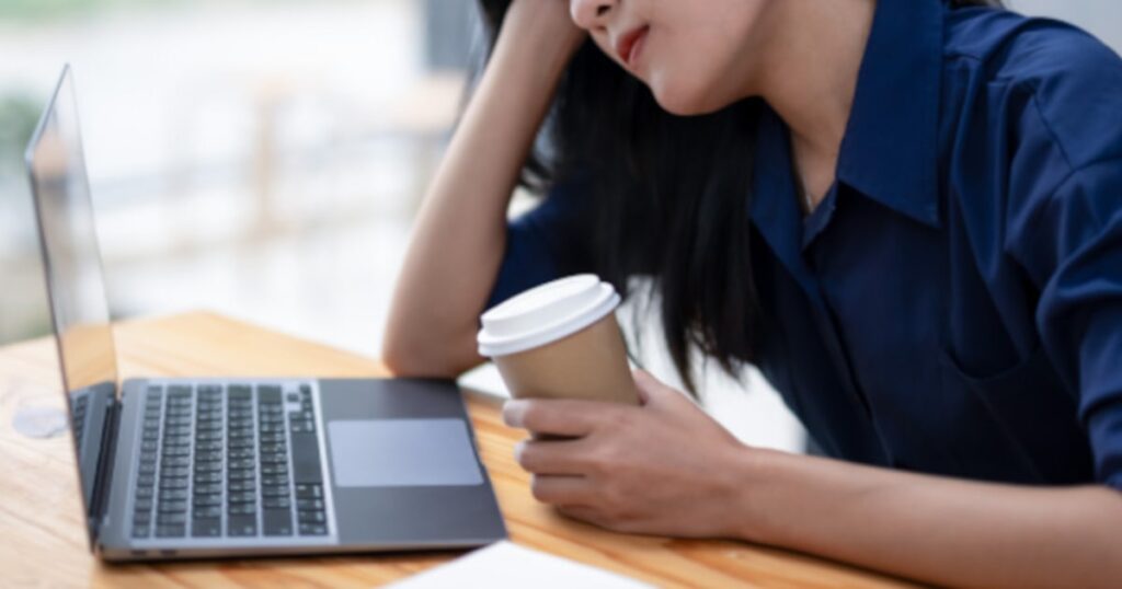 完全ワンオペ、産後4カ月で復職後派遣勤務。33歳2児の母が10年で正社員を実現した道のり（梅津 有希子） | FRaU