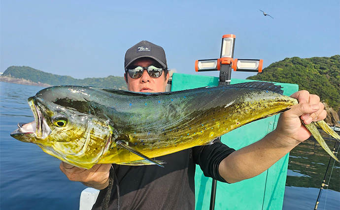「ブリが釣りたい！」アメリカから来日した友人と挑んだ串本カセ釣りで90cm級浮上【和歌山】