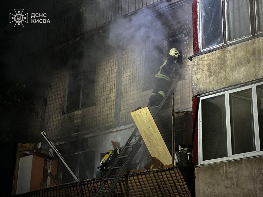 ウクライナ首都キーウに対して２５日から２６日にかけて攻撃があり、１００人以上の警官や消防士が出動した/State Emergency Service of Ukraine
