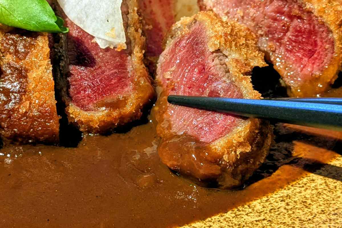 極上ビフカツとエビフライを大正浪漫の空間で！『神戸洋食トリコロール』が西区に誕生 [画像]