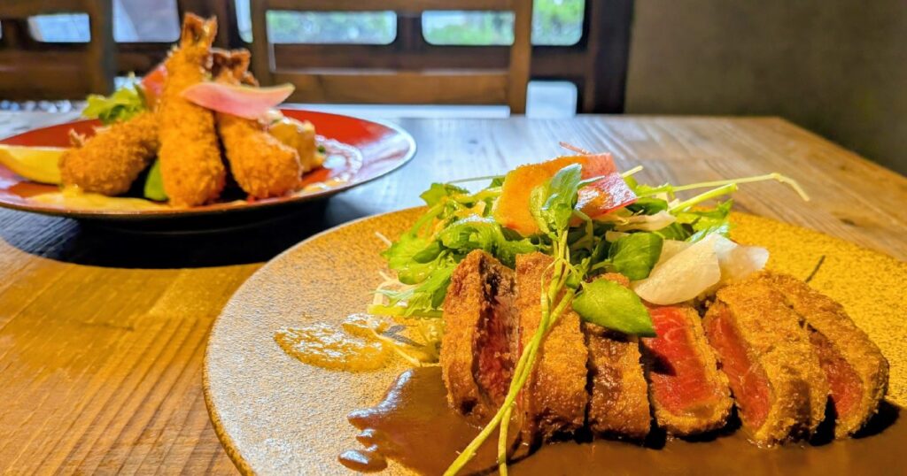 極上ビフカツとエビフライを大正浪漫の空間で！『神戸洋食トリコロール』が西区に誕生